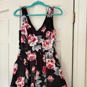 Black floral sleeveless cocktail mini dress with pockets - size 5